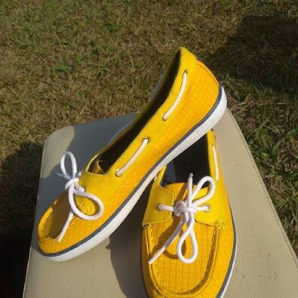 NAUTICA BOAT SHOES - Picture 2 of 2